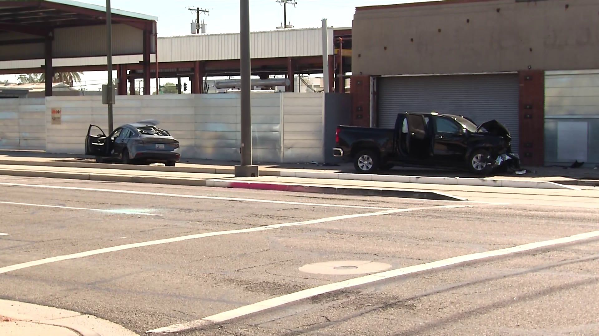 Mother and daughter critically hurt in Phoenix wrong-way crash