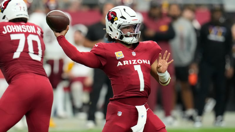 Arizona Cardinals quarterback Kyler Murray (1) throws against the Washington Commanders during...