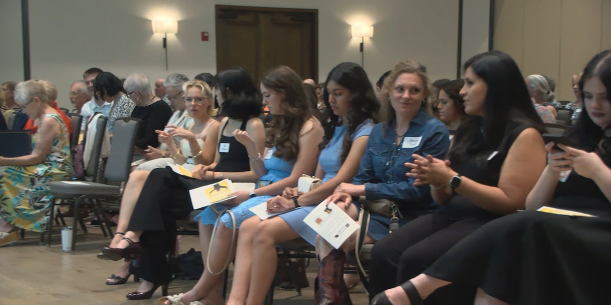 Southern Arizona high school graduates - and women returning to college - win scholarships