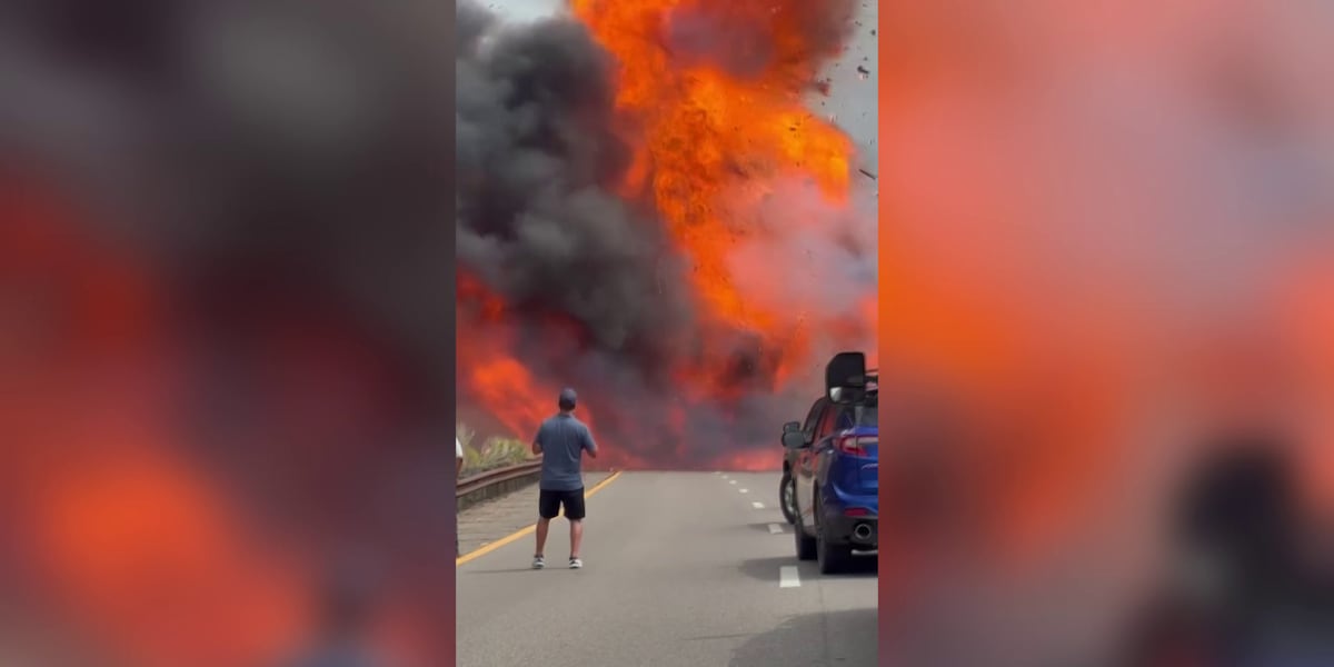 Vehicle fire sparks wildfire along highway northeast of Phoenix