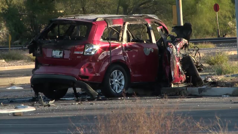 Pima County crash forces road closures near Interstate 10, Alvernon