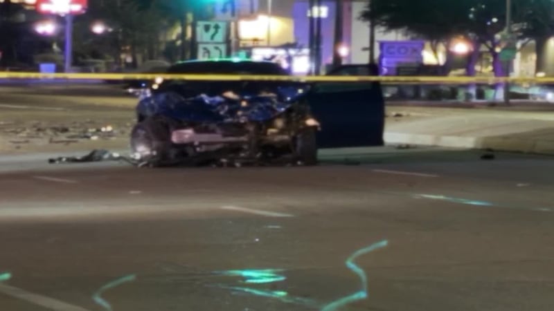 Deadly crash shuts down Broadway, Craycroft in Tucson