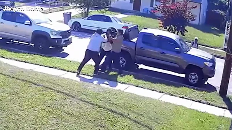 A Marine veteran and his family prevent a carjacking.